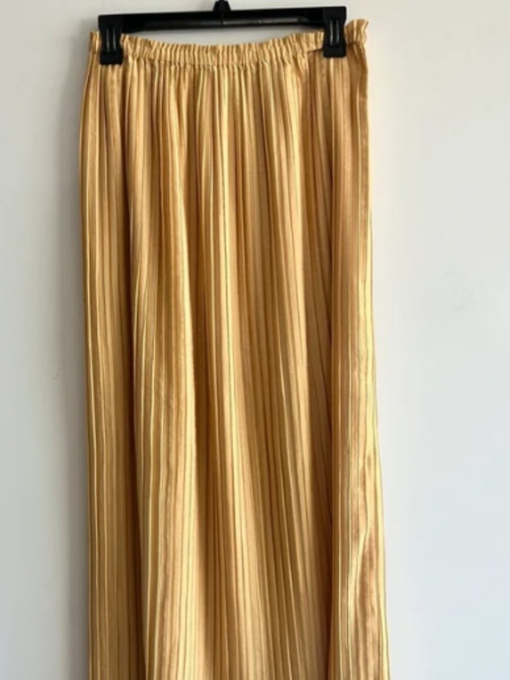 NANA REPUBLIC Champagne pleated skirt